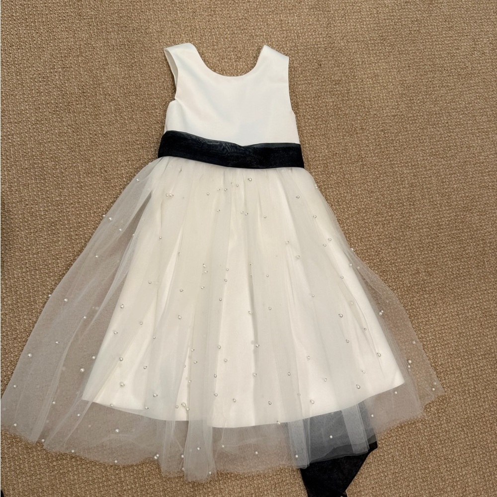 NWOT White Pearl flower girl holiday dress size 5